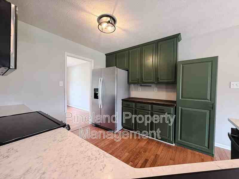 102 Louise Dr - Photo 6 of 23