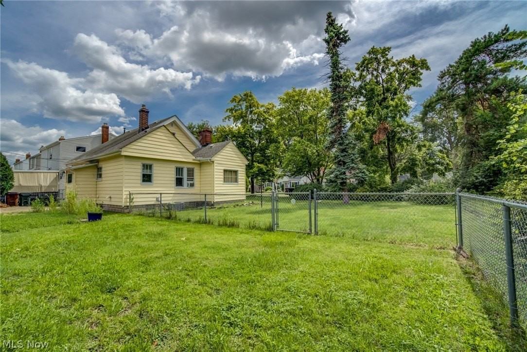 4312 Kenmore Ave - Photo 6 of 32
