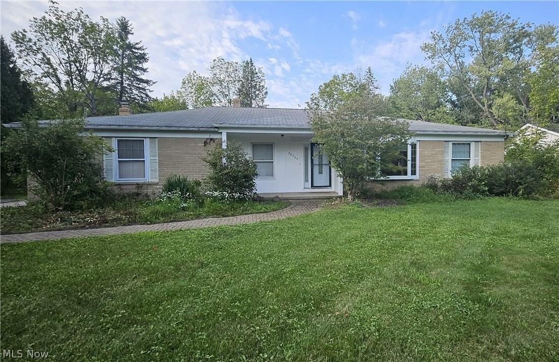 28305 Cannon Rd - Photo 2 of 26