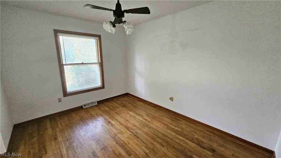 28305 Cannon Rd - Photo 7 of 26