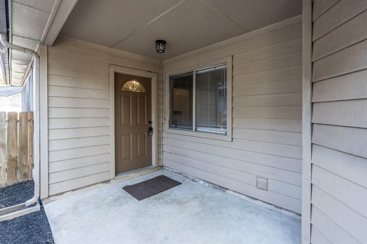 8607 Laurel Trails Dr - Photo 5 of 25
