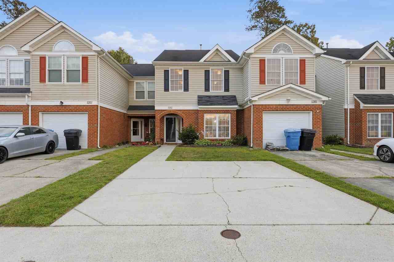2347 Charing Cross Rd - Photo 4 of 40