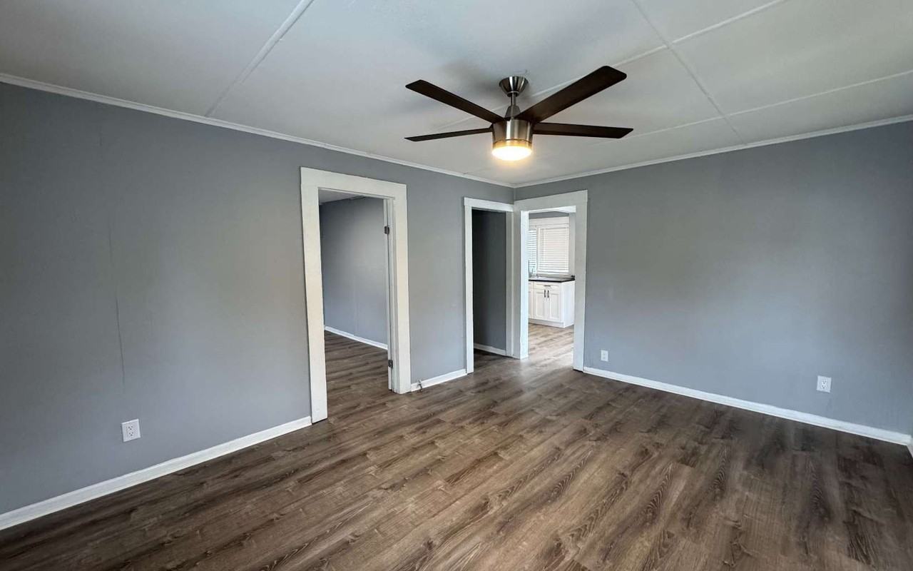 407 Nw Wilson St - Photo 2 of 14