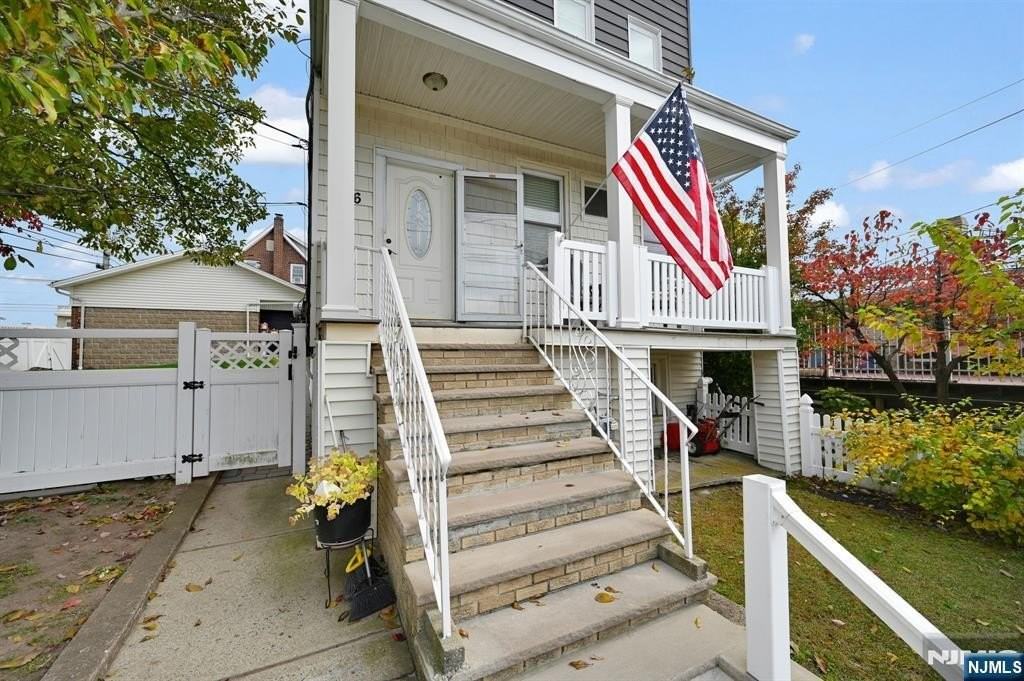 126 Macarthur Ave - Photo 2 of 14