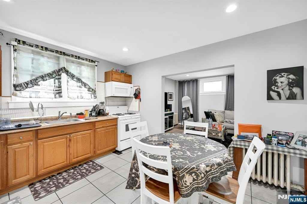 126 Macarthur Ave - Photo 6 of 14