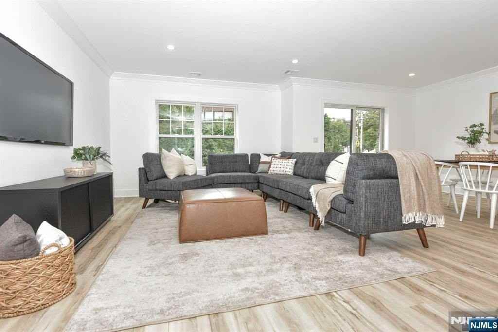 120 Collignon Way - Photo 6 of 37
