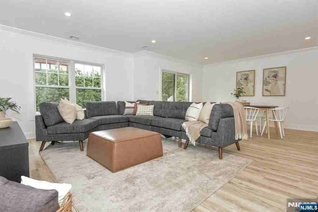 120 Collignon Way - Photo 7 of 37