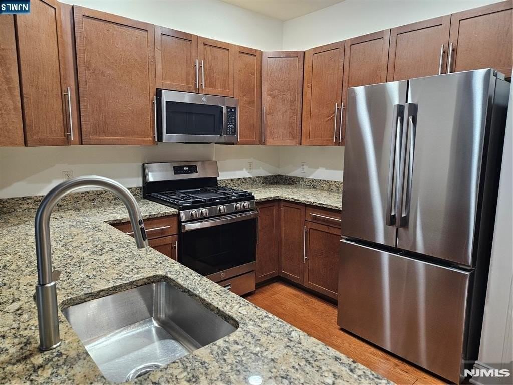 2411 Windsor Park Ct - Photo 4 of 21