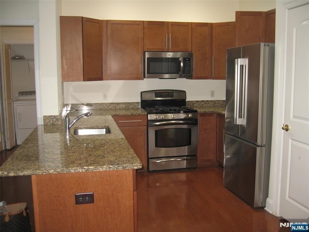 2411 Windsor Park Ct - Photo 7 of 21