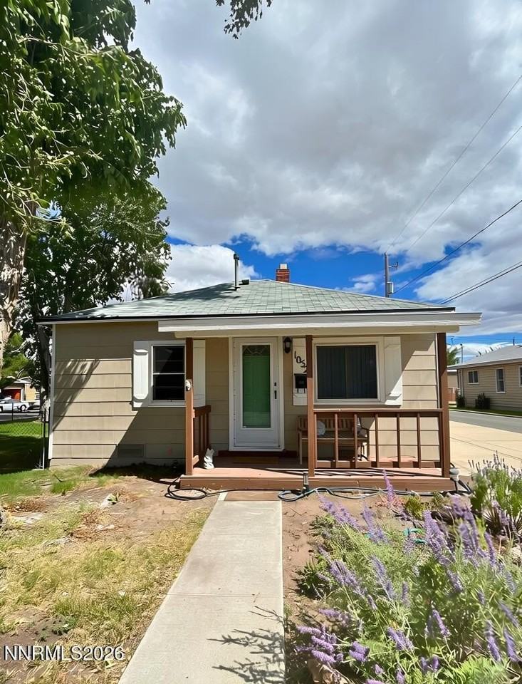 1052 20th St - Photo 2 of 2