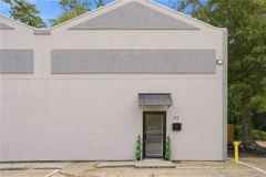 711 N Causeway Blvd - Photo 1 of 1