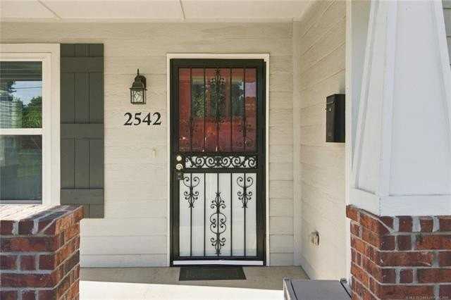 2542 E Archer St - Photo 4 of 30