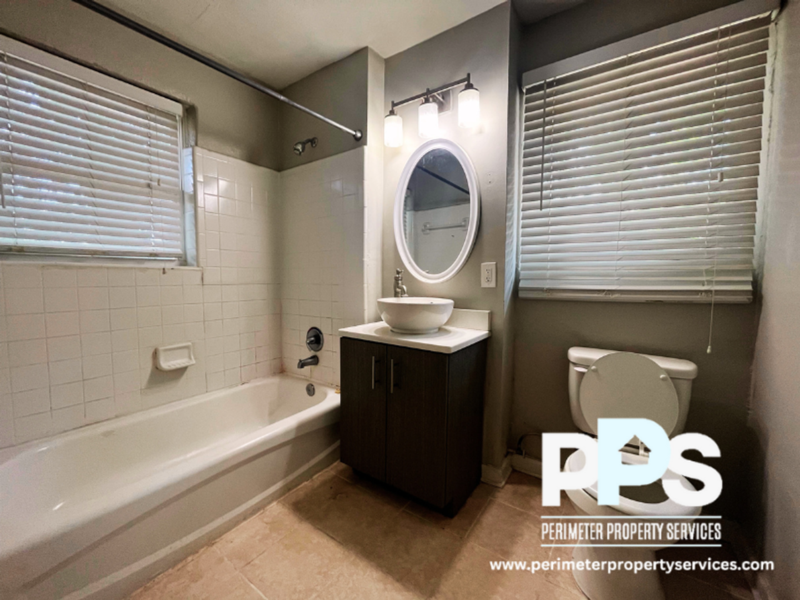 195 Randolph St Ne #17 - Photo 4 of 10