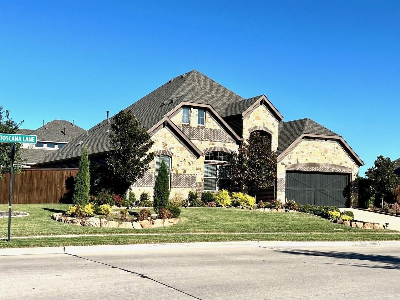 1400 Via Toscana Ln - Photo 3 of 37