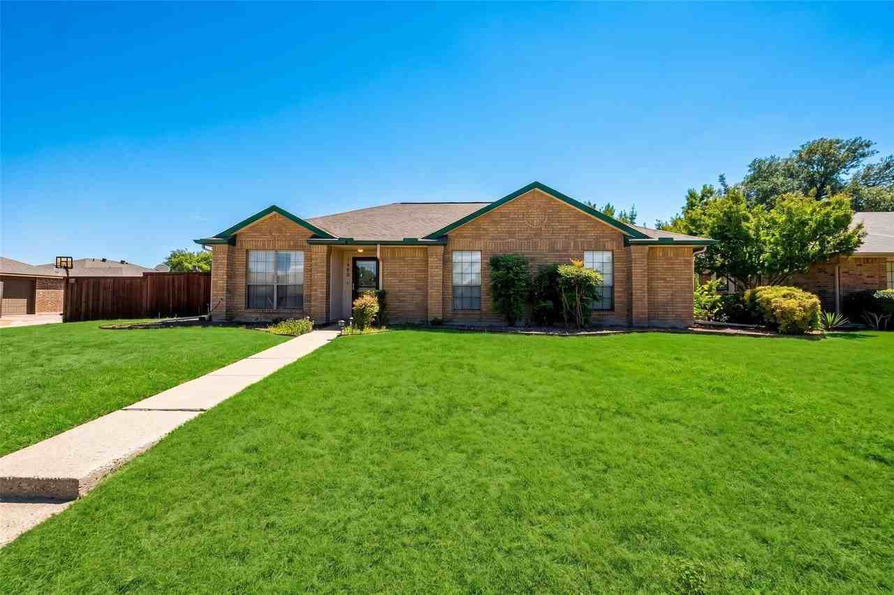 1400 Chicota Dr - Photo 4 of 26