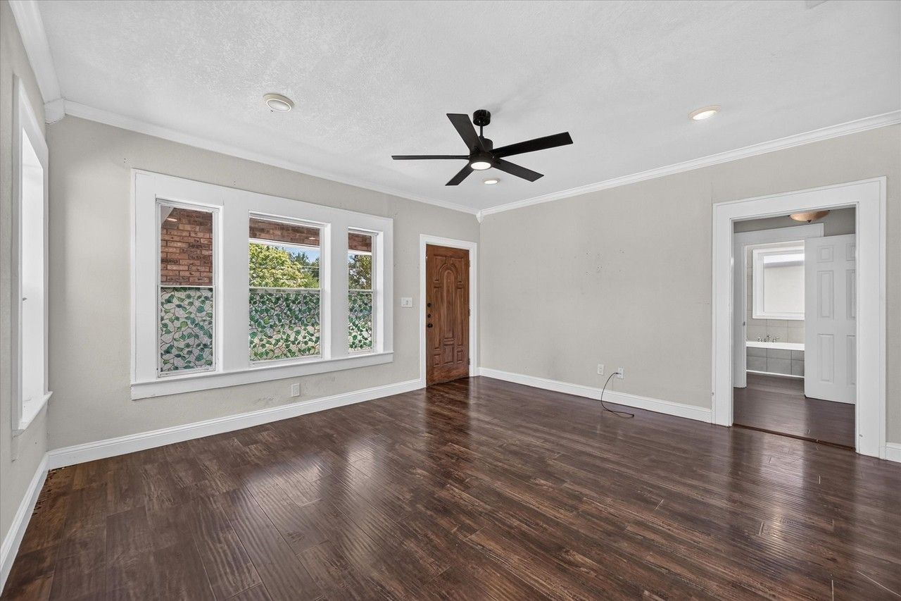 2217 Dalrock Rd - Photo 2 of 11