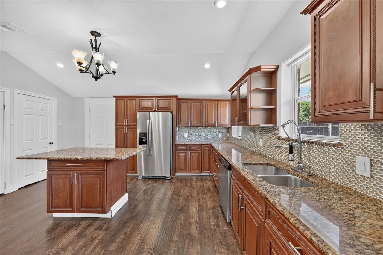 2217 Dalrock Rd - Photo 4 of 11