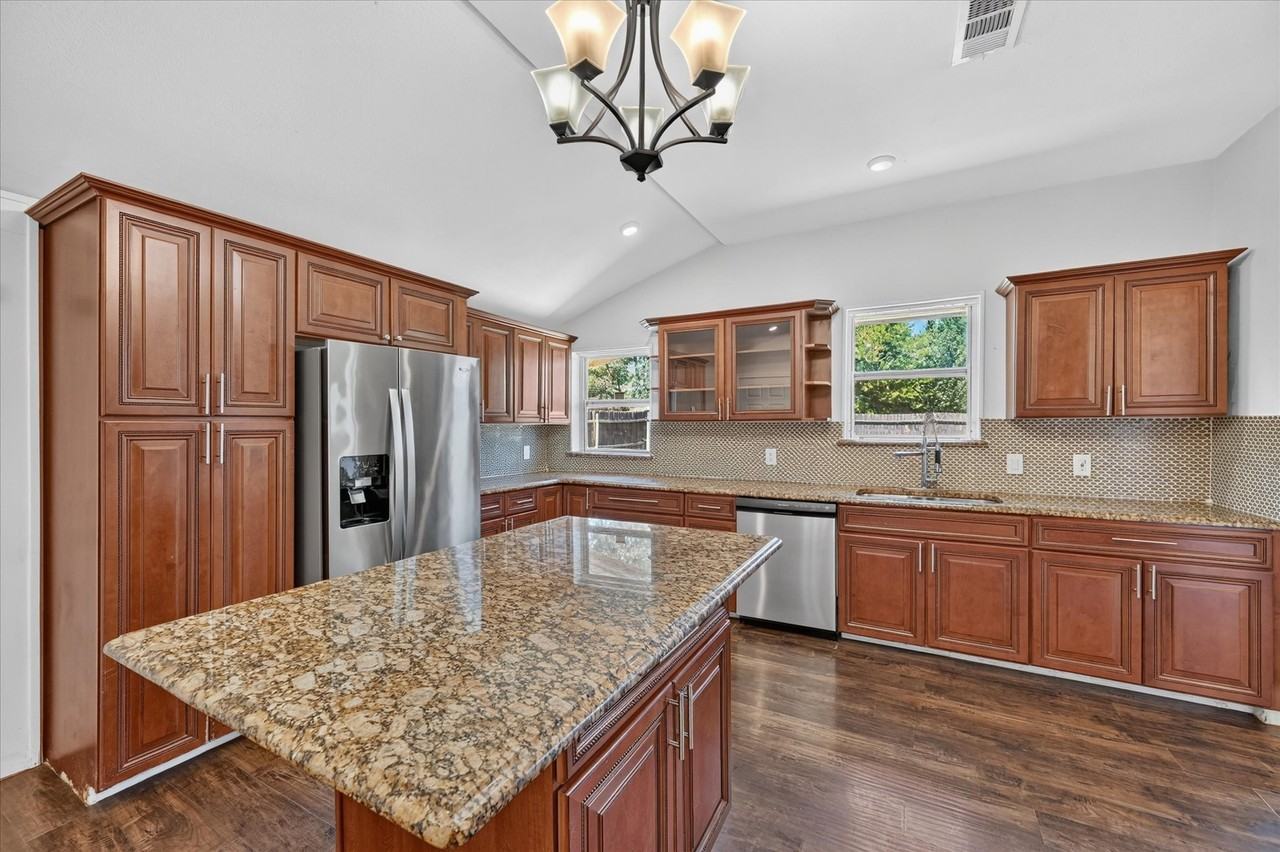 2217 Dalrock Rd - Photo 6 of 11