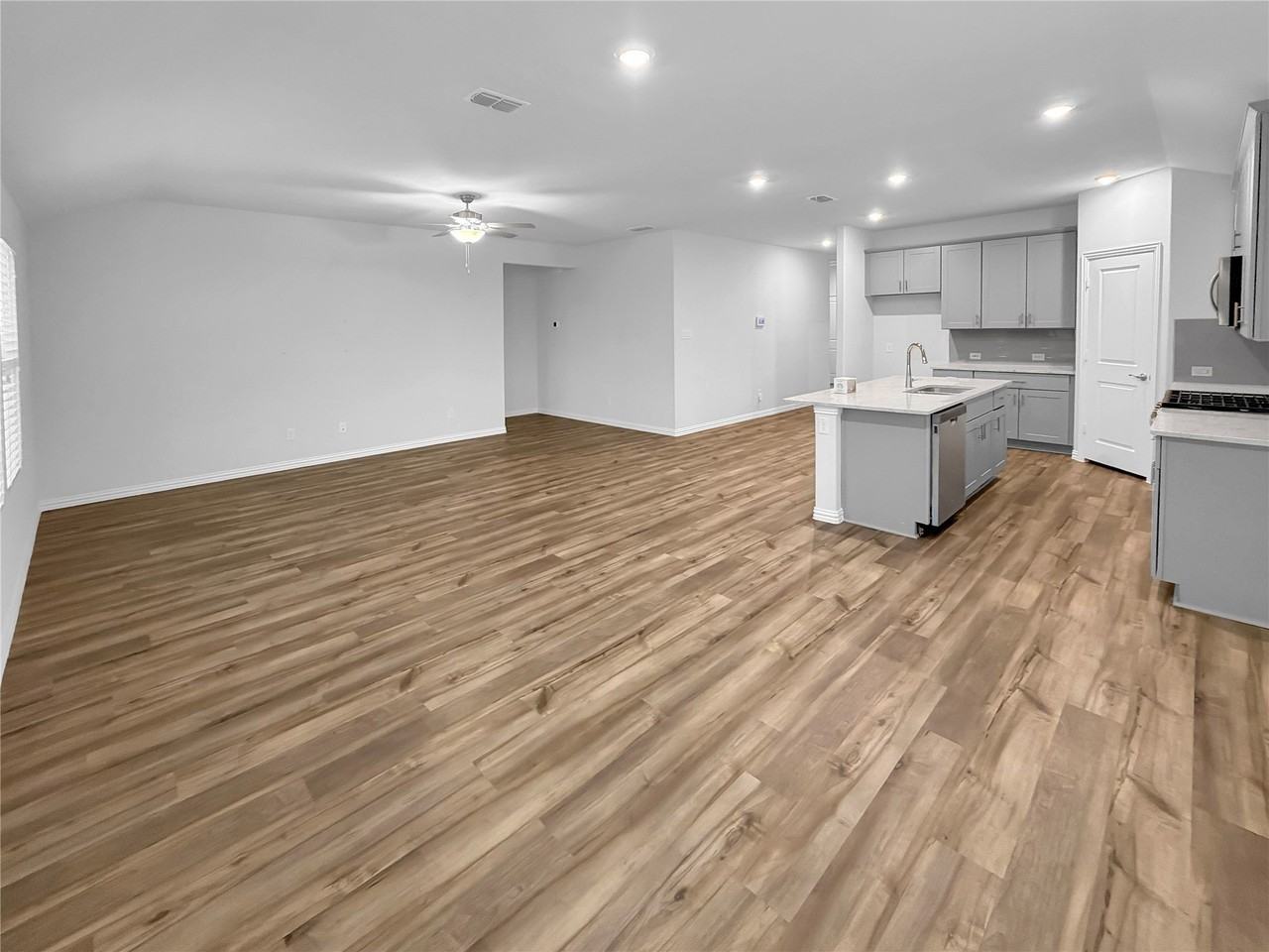 503 Fox Ridge Dr - Photo 3 of 9