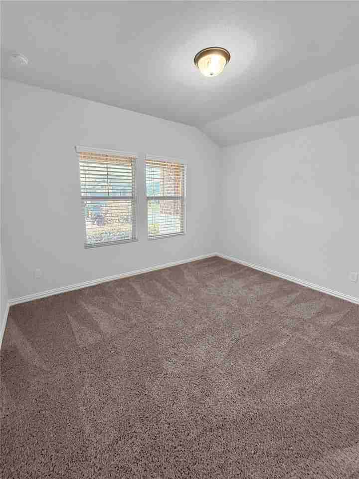 503 Fox Ridge Dr - Photo 4 of 9