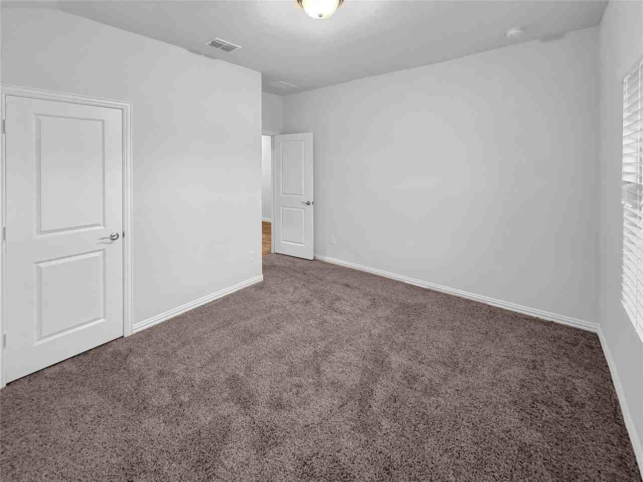 503 Fox Ridge Dr - Photo 5 of 9