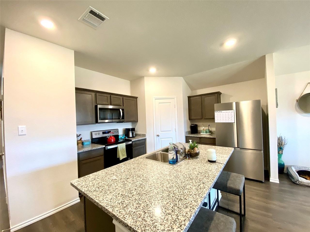 408 Wrangler Dr - Photo 7 of 23