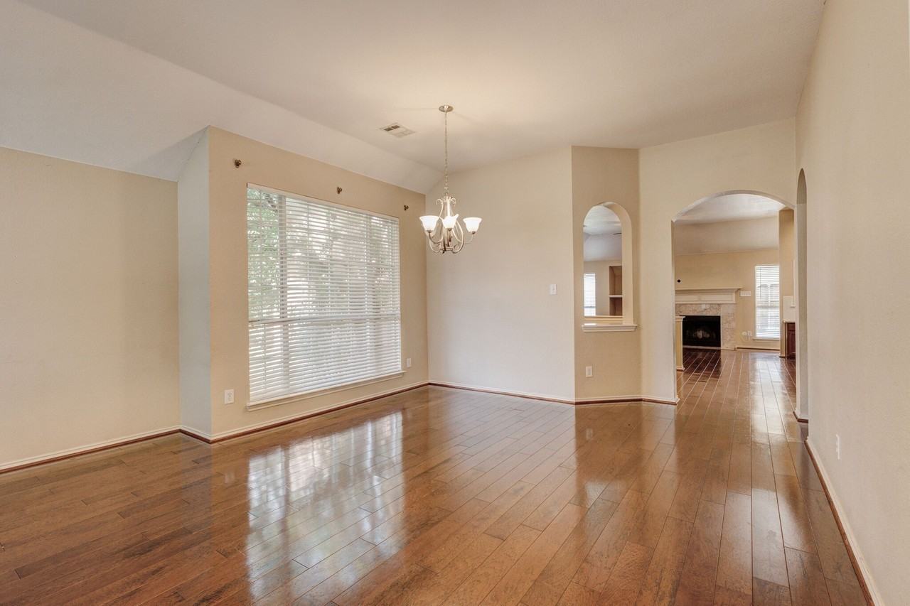 3200 Edgebrook Ct - Photo 3 of 22