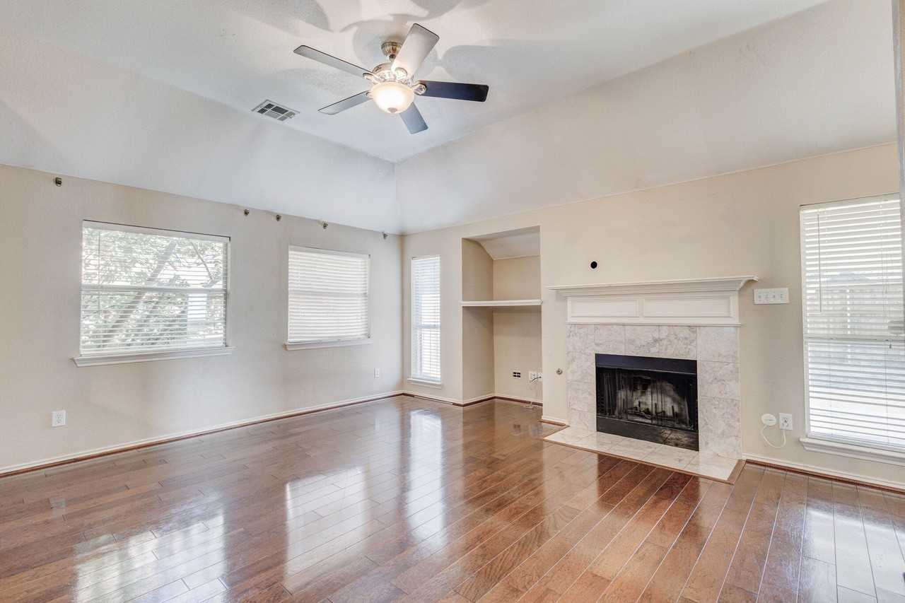3200 Edgebrook Ct - Photo 4 of 22