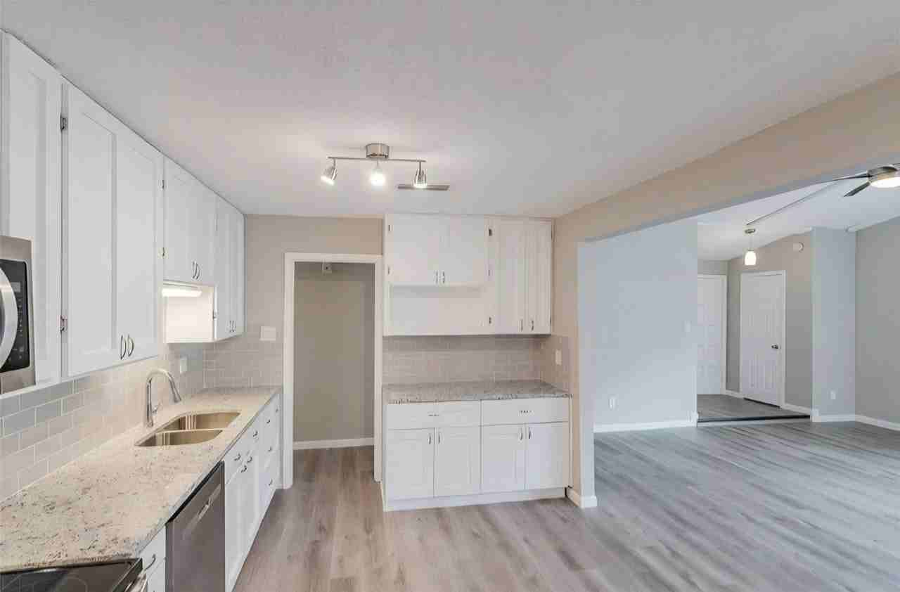 2112 Cedarcrest Dr - Photo 7 of 13