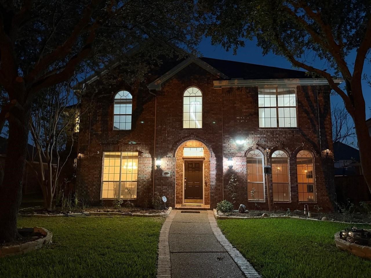 3316 Duval Dr - Photo 2 of 40