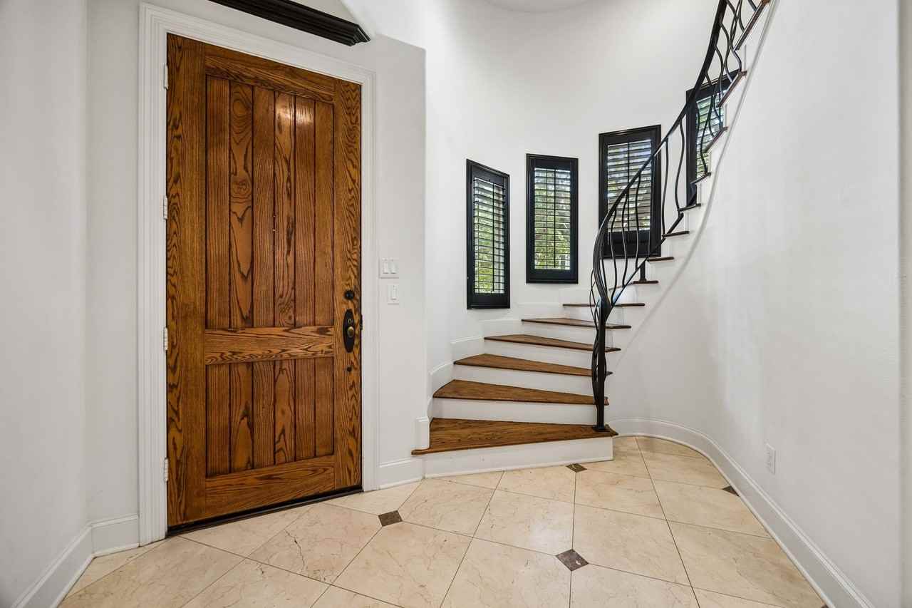 4039 Holland Ave - Photo 2 of 17