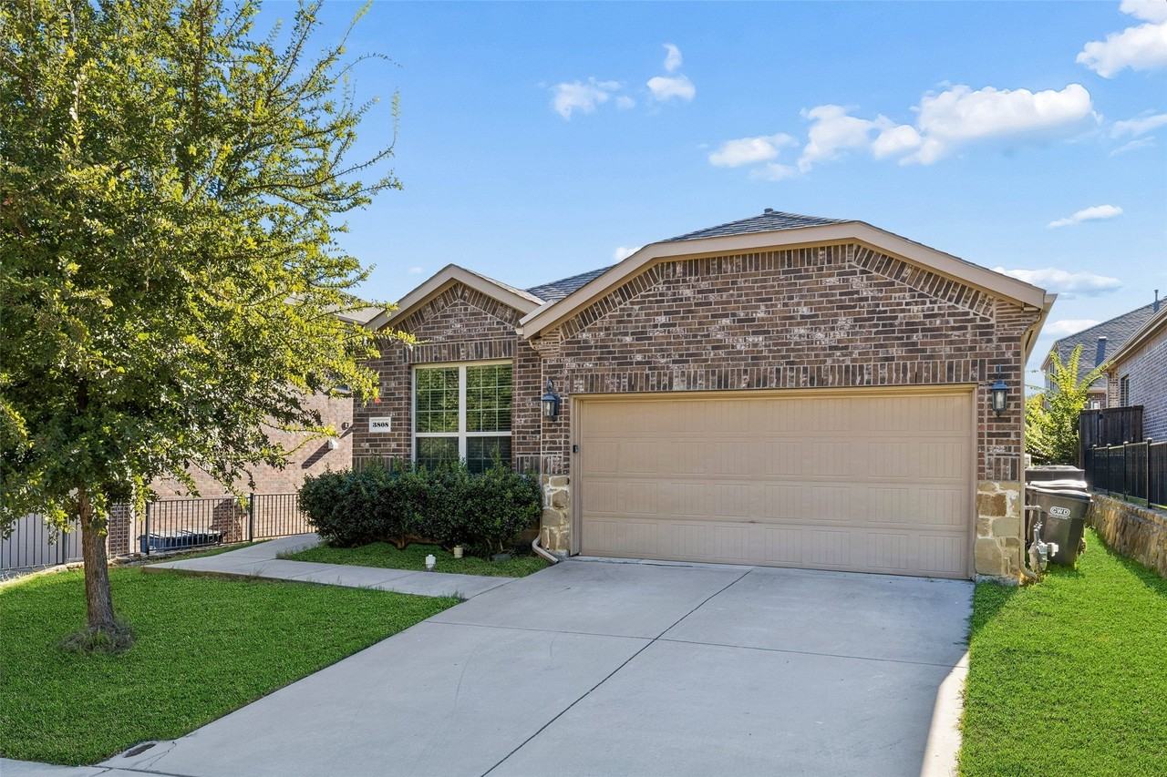3808 Kendall - Photo 2 of 37