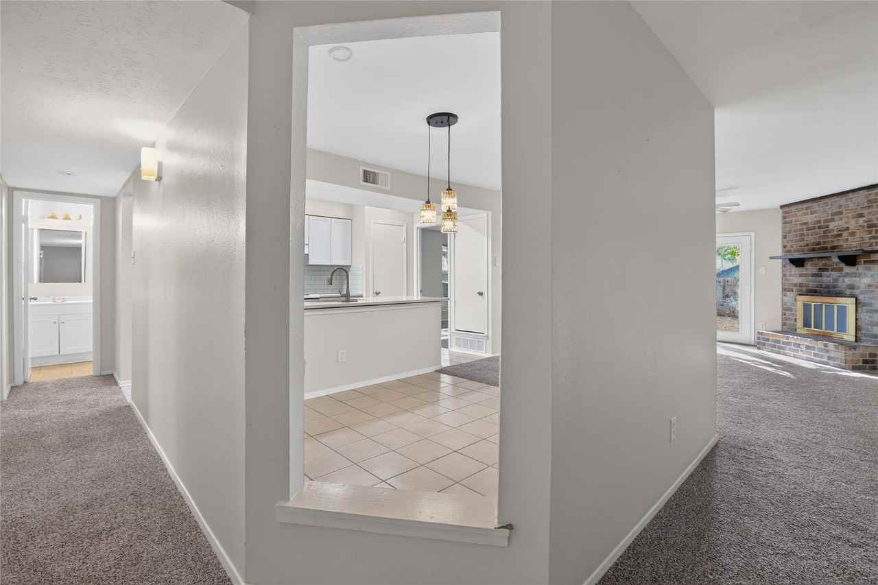 5518 Sarasota Dr - Photo 2 of 15