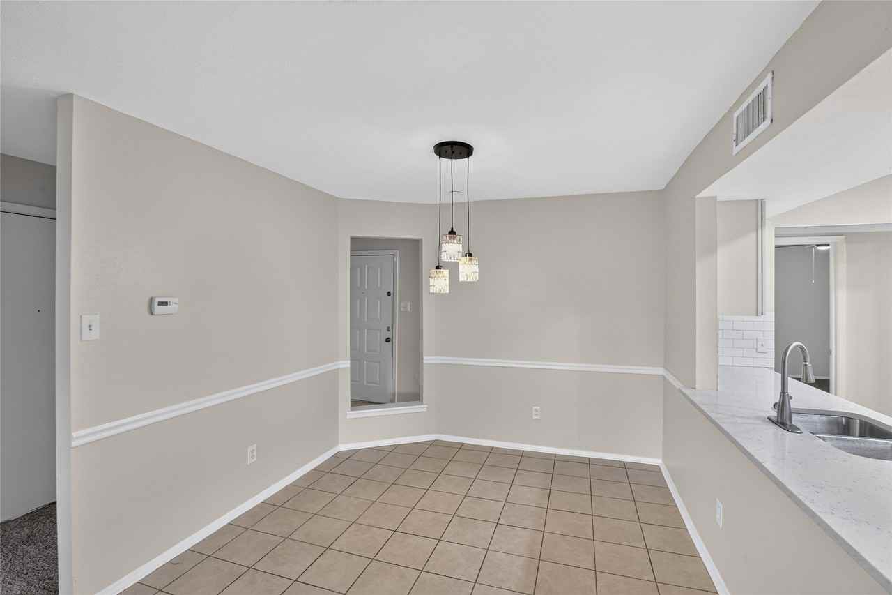 5518 Sarasota Dr - Photo 5 of 15