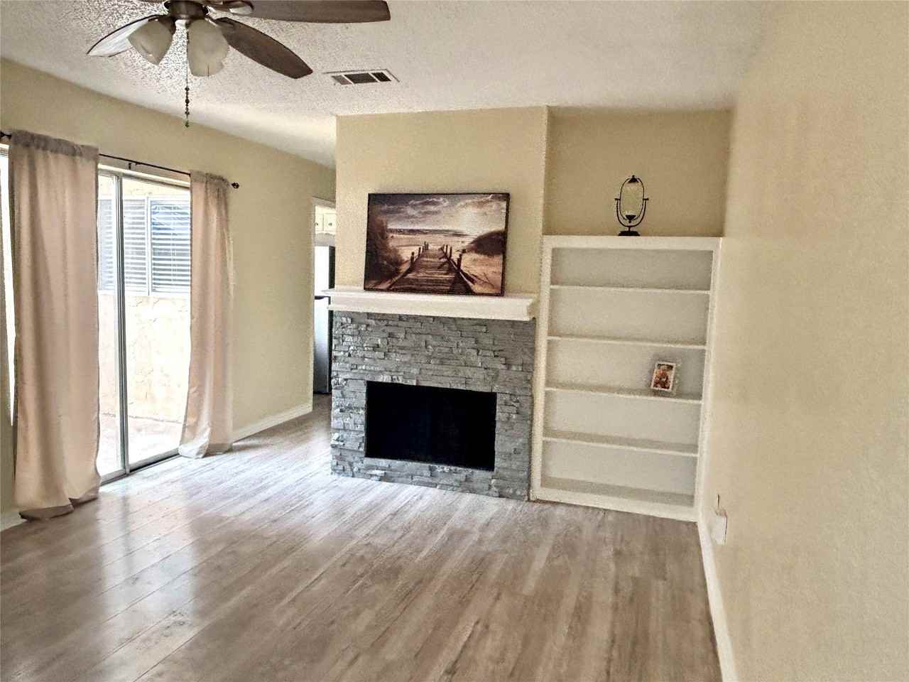 2760 Parkchester Dr - Photo 3 of 28