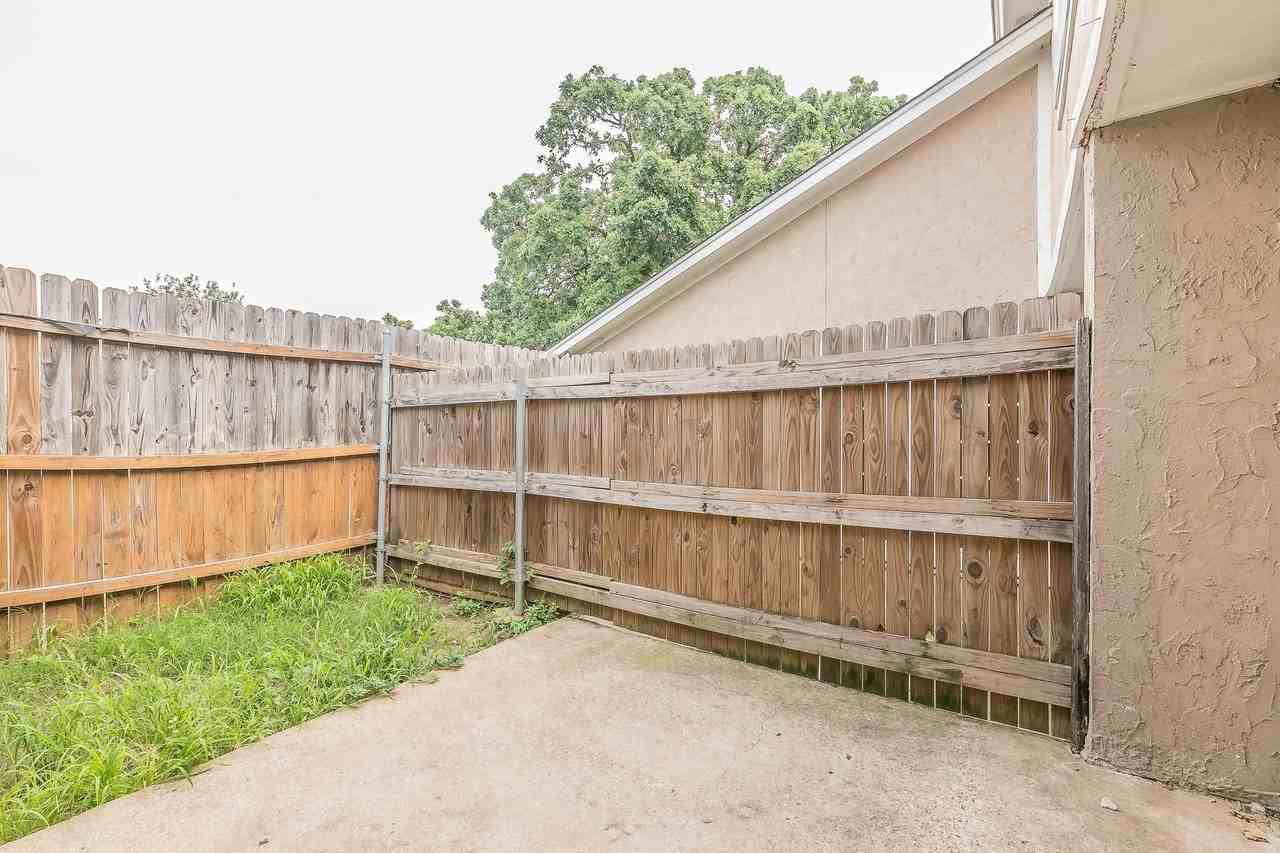 2760 Parkchester Dr - Photo 4 of 28