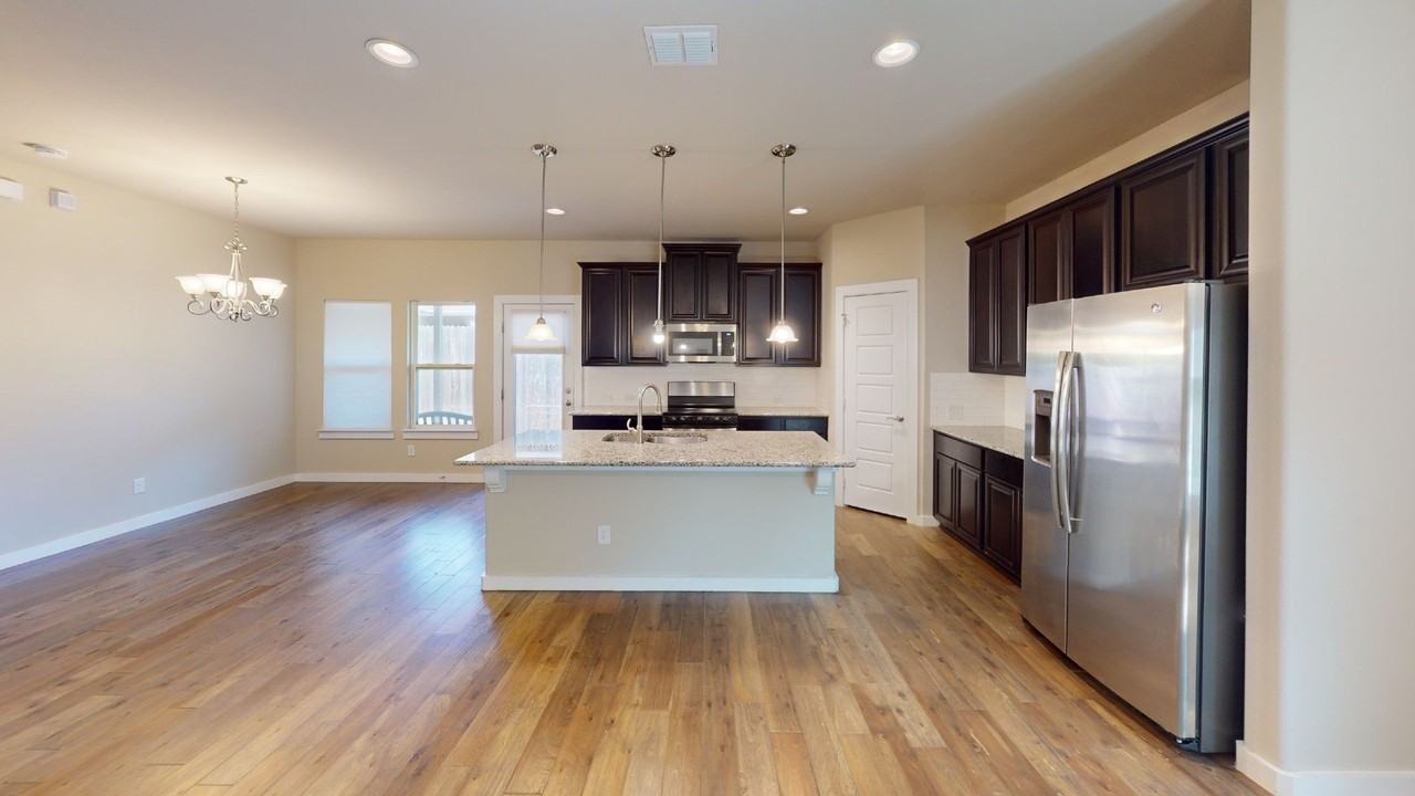 2305 Paxton Way - Photo 5 of 20