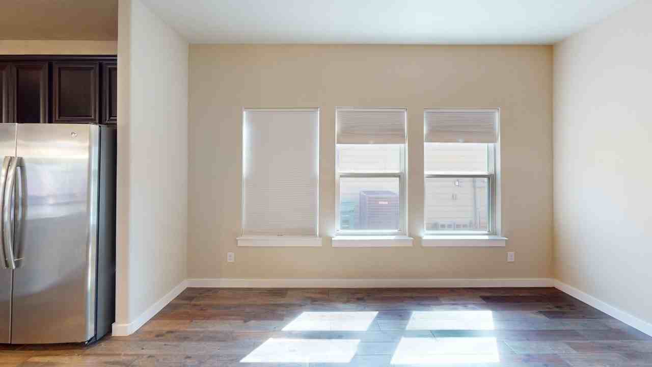 2305 Paxton Way - Photo 6 of 20