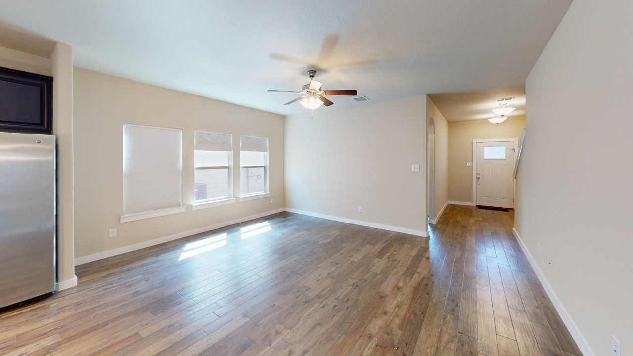 2305 Paxton Way - Photo 7 of 20