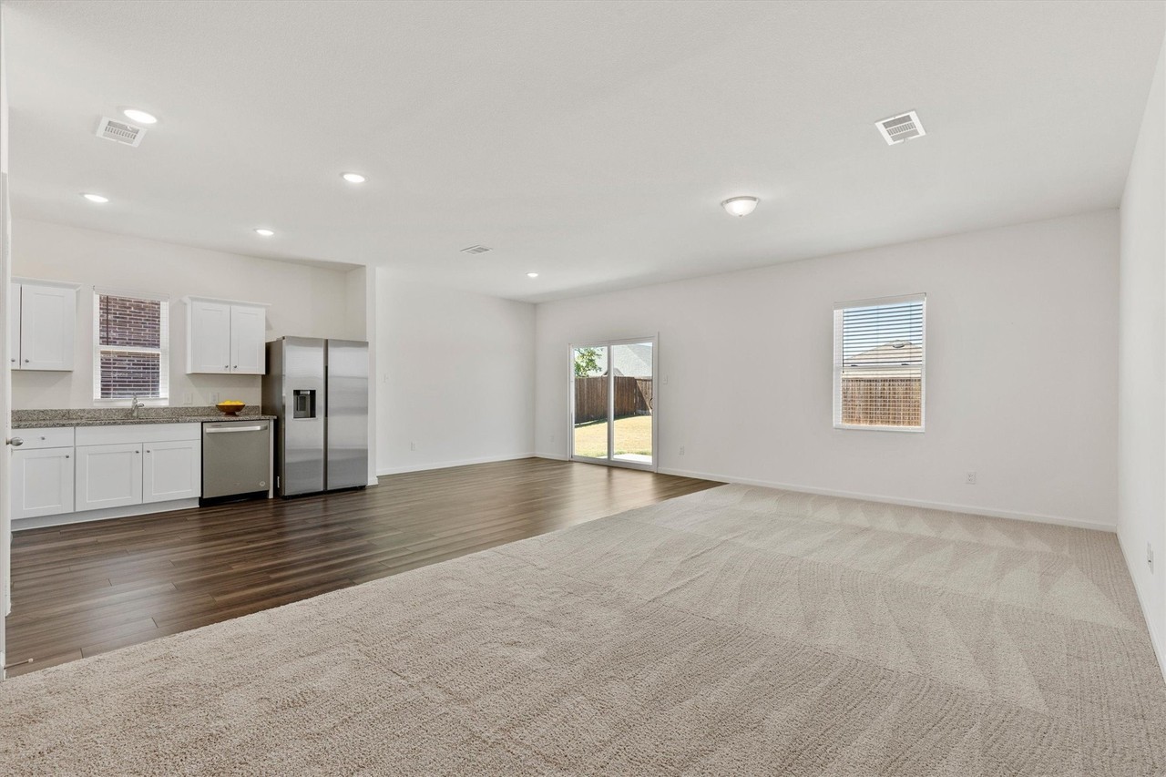 3008 Lacebark Ct - Photo 3 of 15