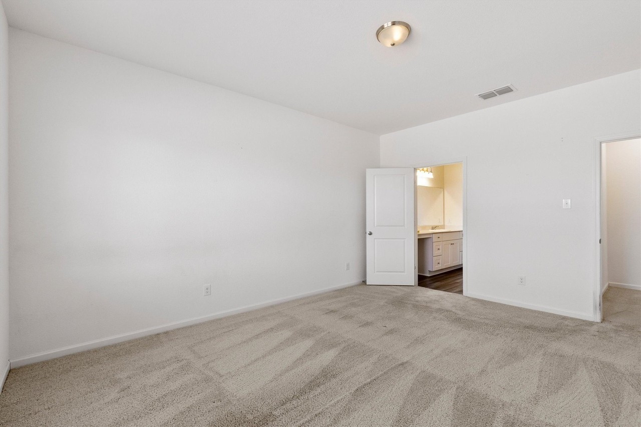 3008 Lacebark Ct - Photo 7 of 15
