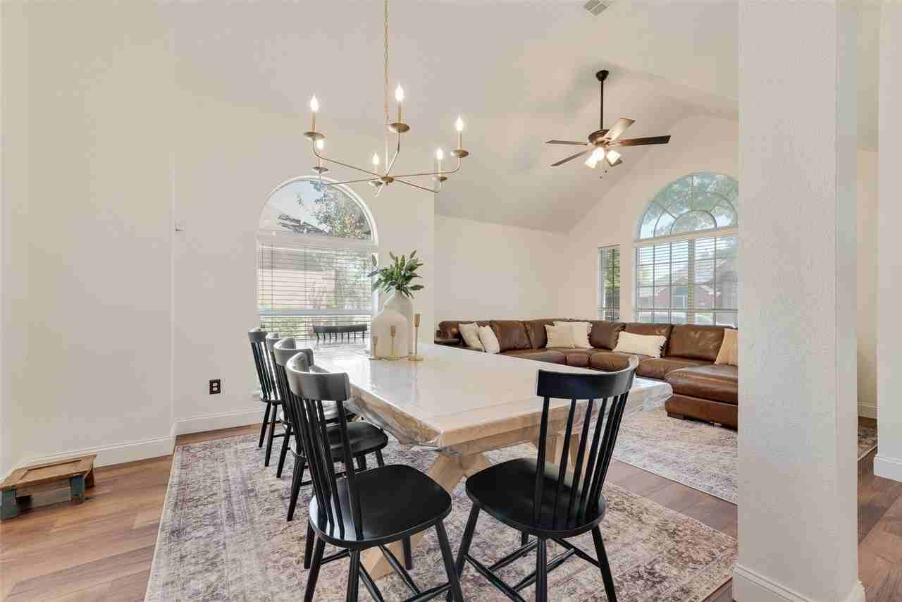 2893 Hampshire Ln - Photo 6 of 23