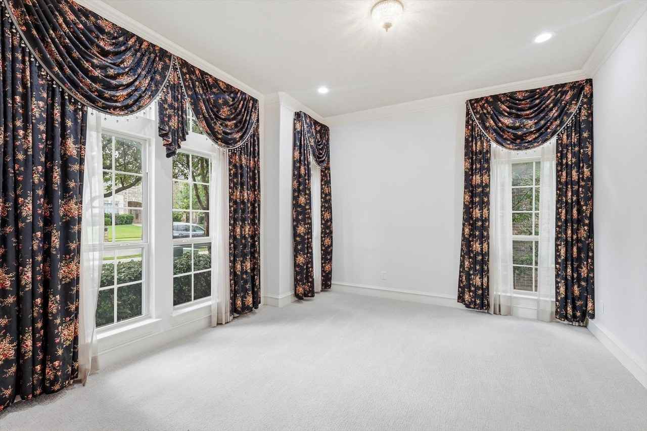 420 Silverado Trl - Photo 6 of 40