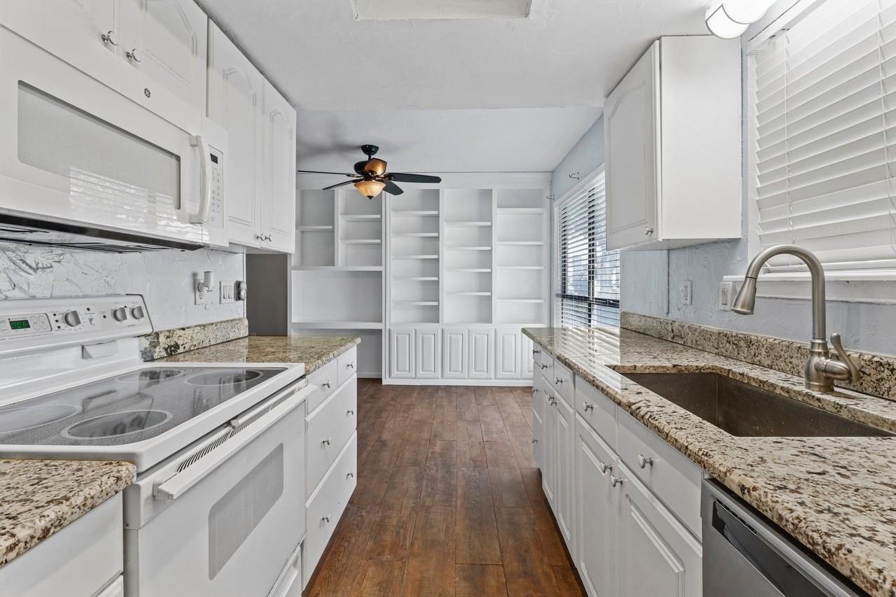 2101 Park Willow Ln #B - Photo 2 of 17