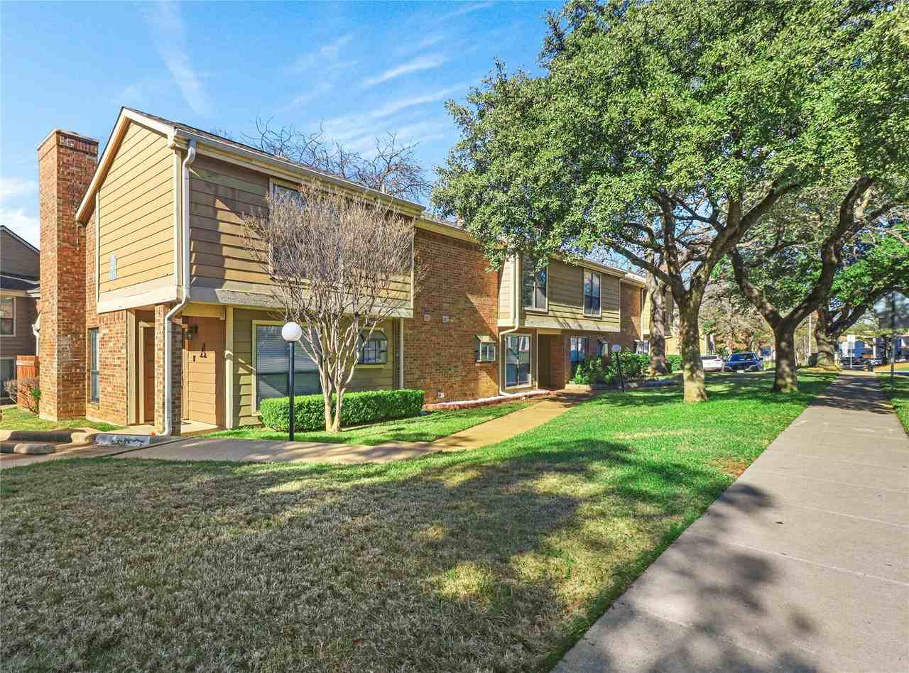 2101 Park Willow Ln #B - Photo 3 of 17