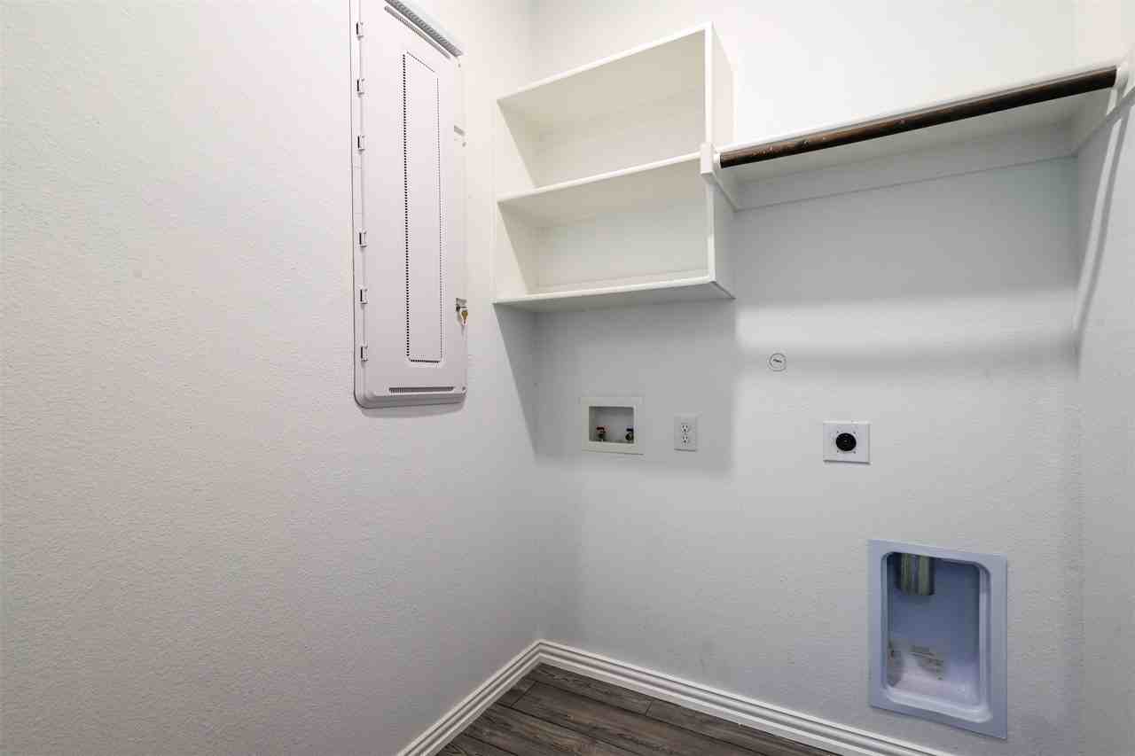 6924 Waterloo Ln - Photo 7 of 21