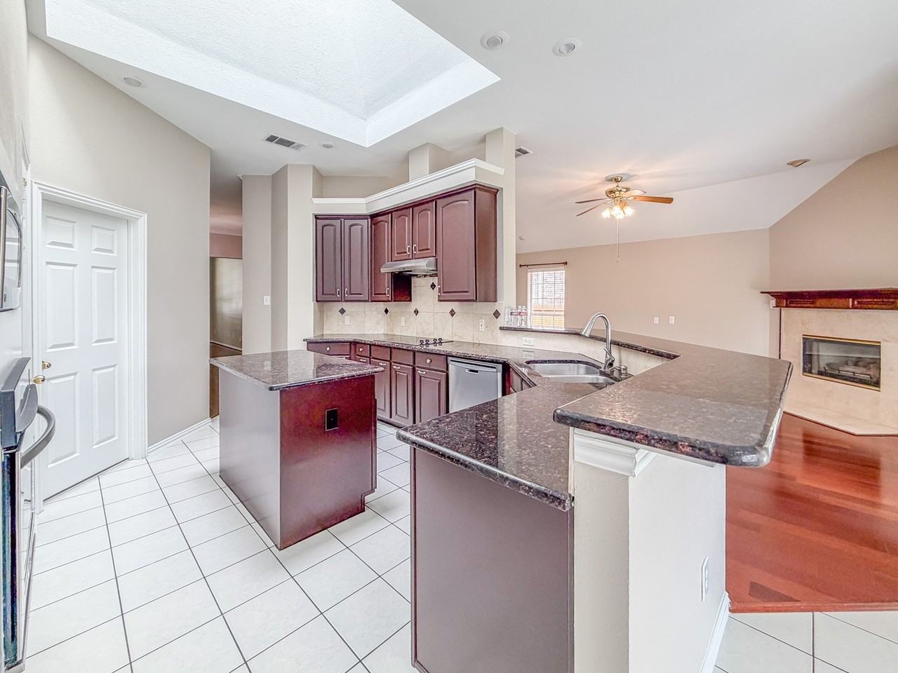 9612 Cliffside Dr - Photo 7 of 18