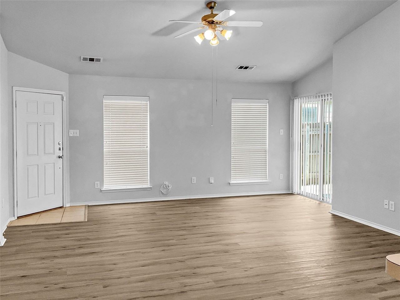6521 Regina Dr - Photo 3 of 21