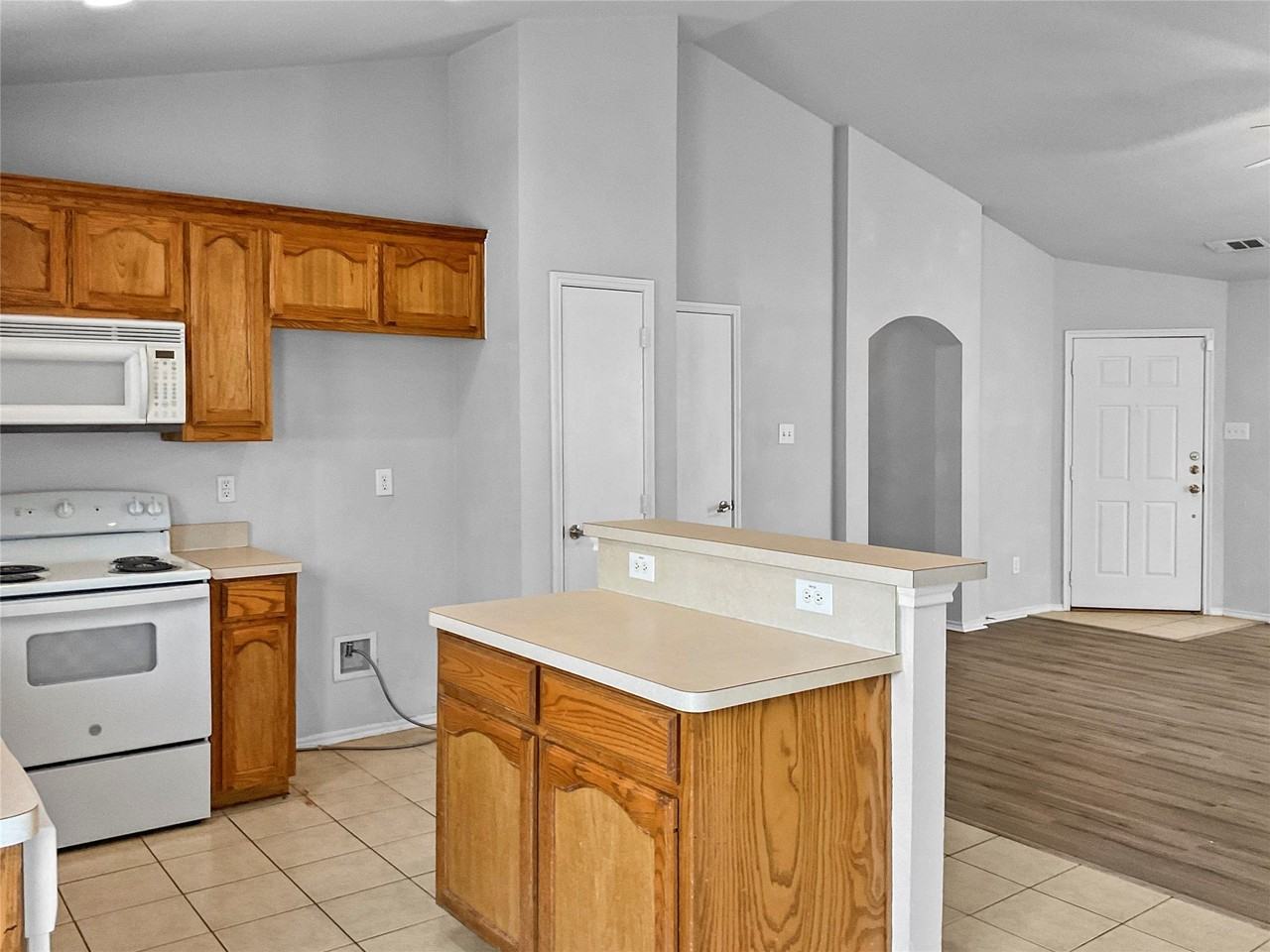 6521 Regina Dr - Photo 7 of 21