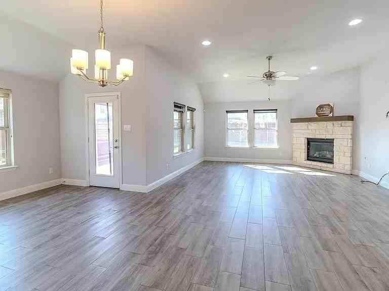 3215 Mattie Grey Ln - Photo 5 of 34